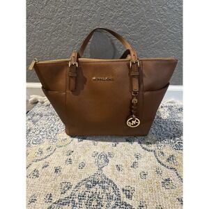 Michael Kors Jet Set Tote Saffiano Leather Gold Tone Hardware